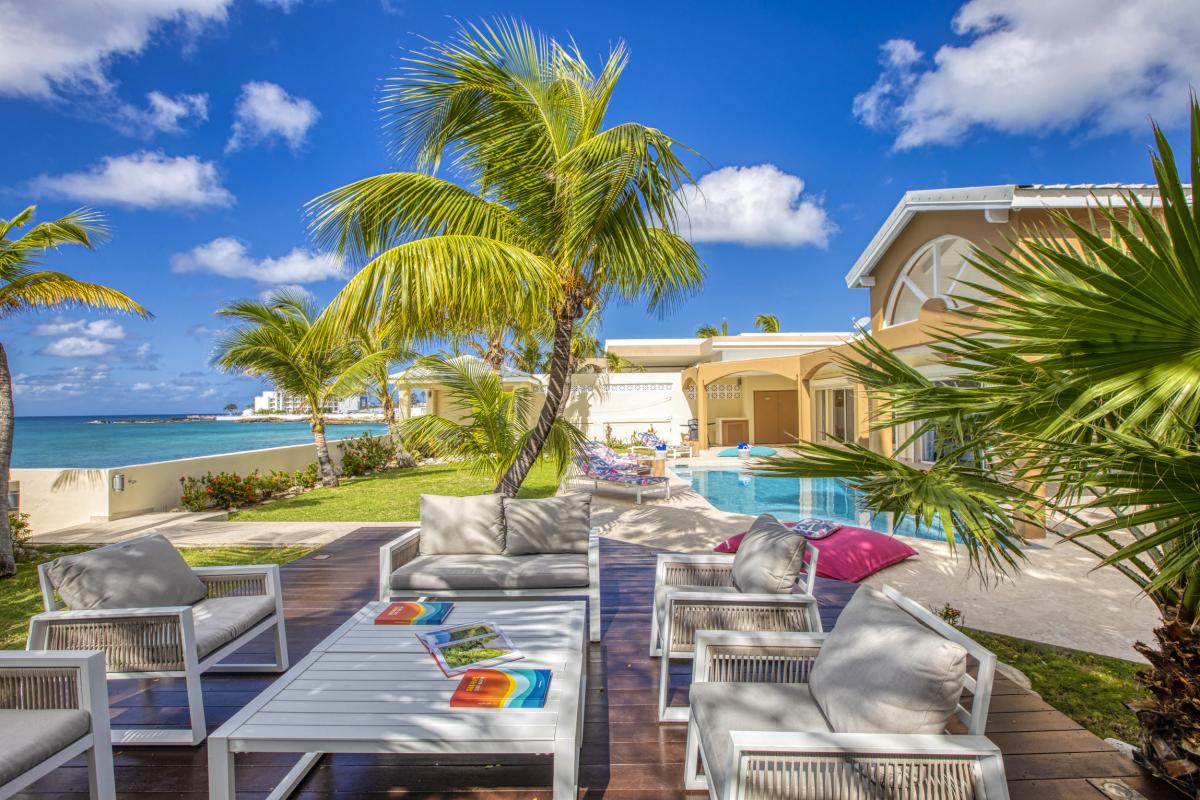 15_Location villa 4 chambres Beacon Hill Saint Martin - salon de jardin